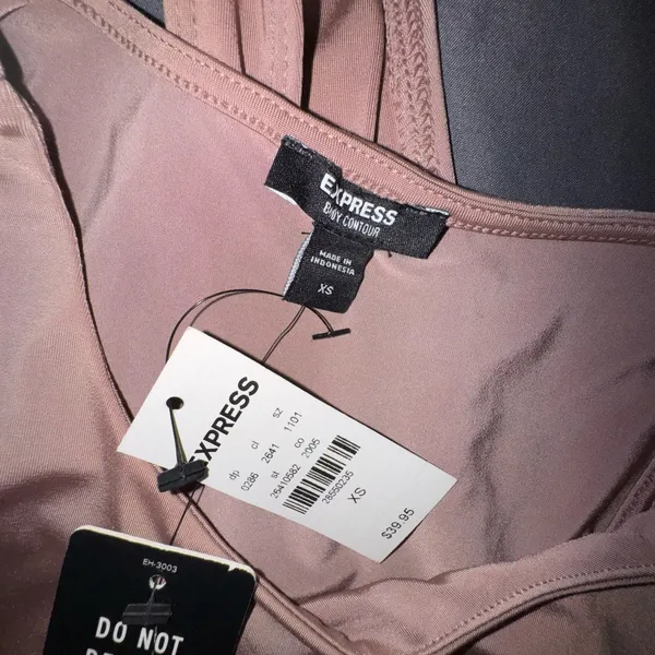 Express Dusty Pink Sleeveless Bodysuit - Image 3