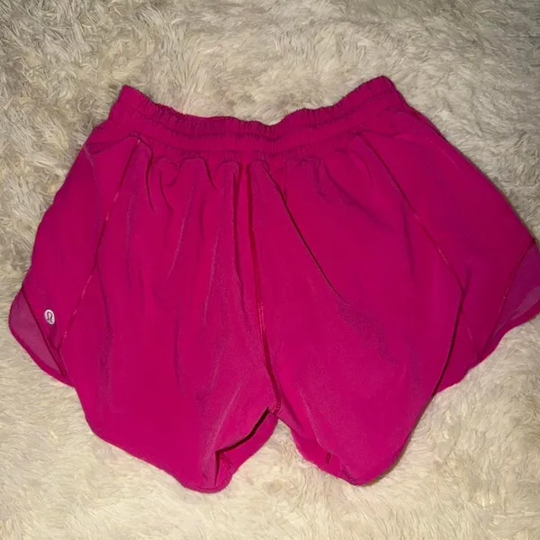 NWOT Lululemon Hotty Hot Shorts Mid Rise " *Ripened Raspberry Size 4 - Image 2