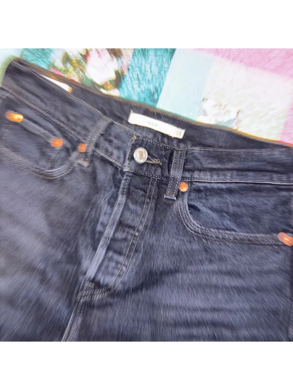 Levi's Wedgie Fit Black Denim Shorts Woman’s Size 28 Summer Denim - Image 4
