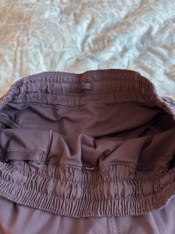 Lululemon Hotty Hot 2.5" Low-Rise Shorts - Image 3