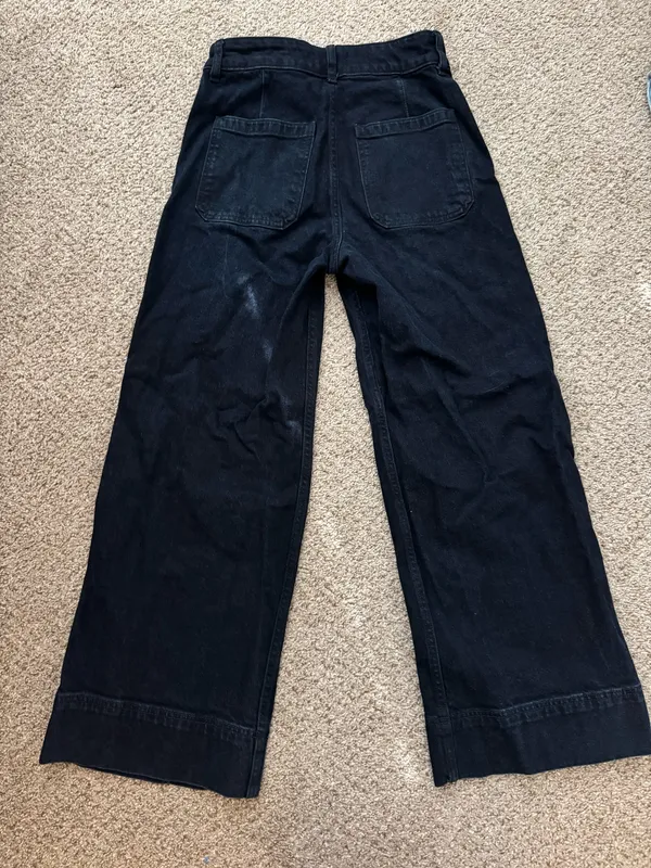 H&M Dark Wash High-Waisted Jeans - Image 2