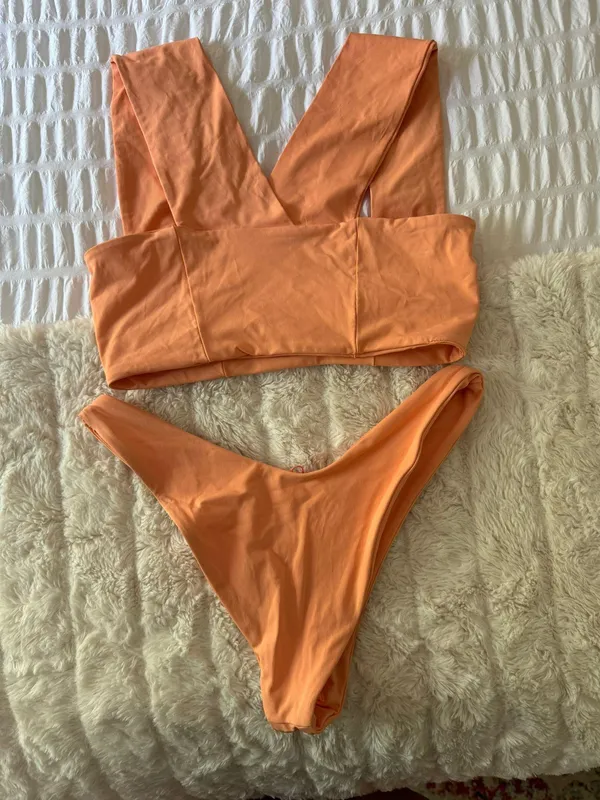 Bikini - Image 2