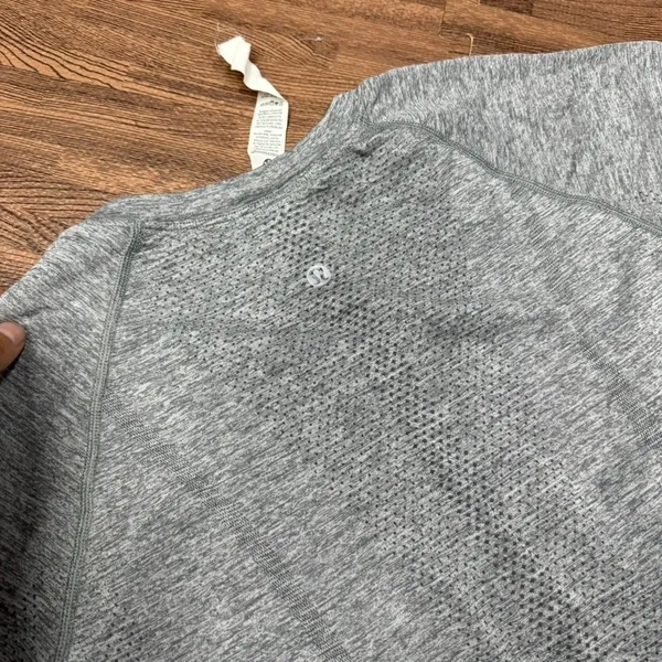 lululemon swiftly tech short sleeve - Image 4