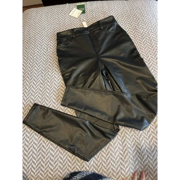 NWT Halara Black Faux Leather Full Length Leggings Pants Size Medium - Image 2