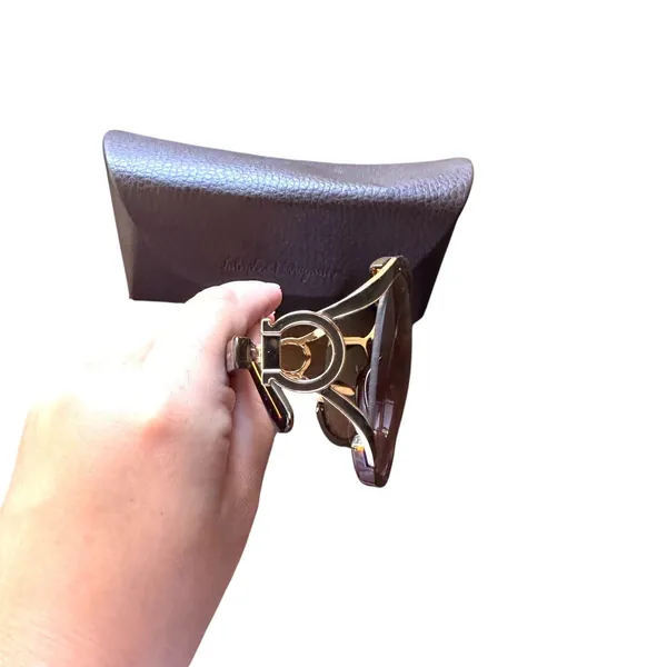 SALVATORE FERRAGAMO Oversized Oval Sunglasses w Case‎ - Image 4