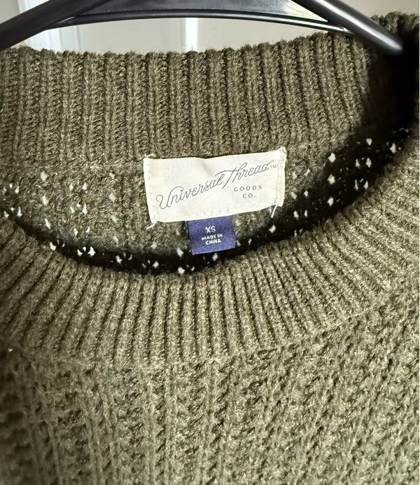 Universal Threads Sweater - Image 4