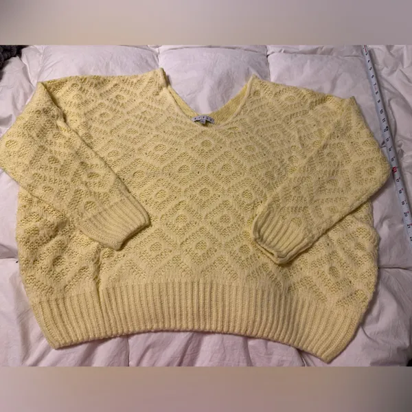 HyFve V-Neck Patterned Long Sleeve Yellow Knit Women's Sweater - Size L - Image 4