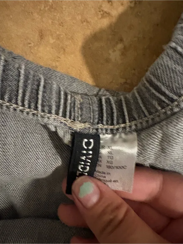 H&M Relaxed Light Blue Women's Denim Jeans - Image 2