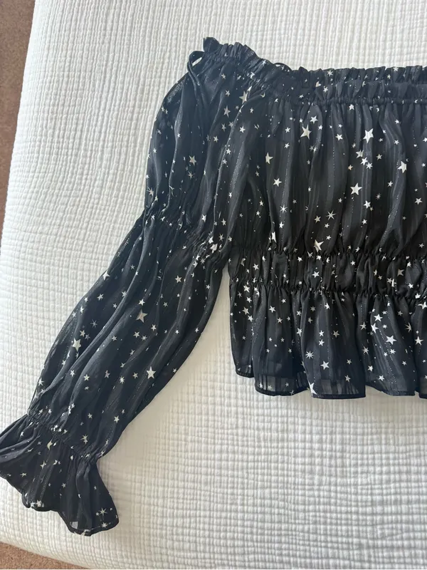 Lush Clothing Black Star-Print Off-Shoulder Smocked Women's Top - Image 2