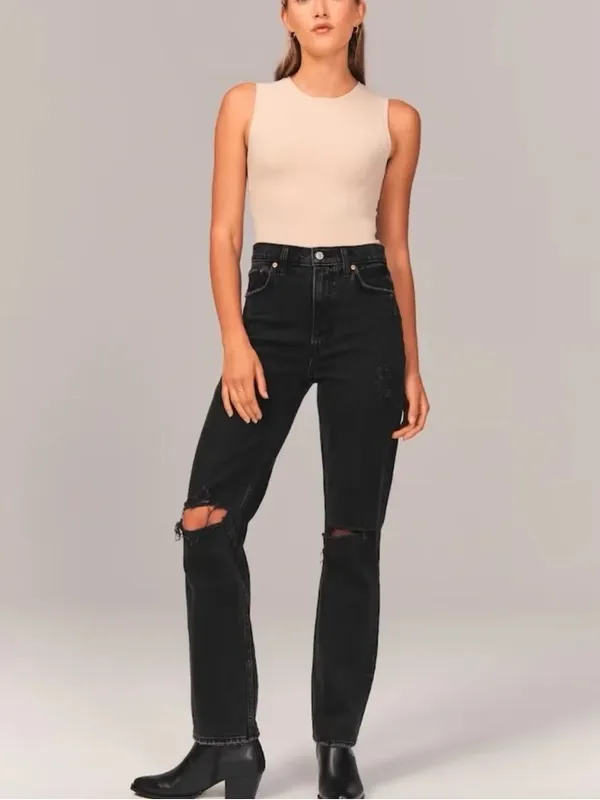 Abercrombie Black 90s Straight Ultra High Rise - Image 3