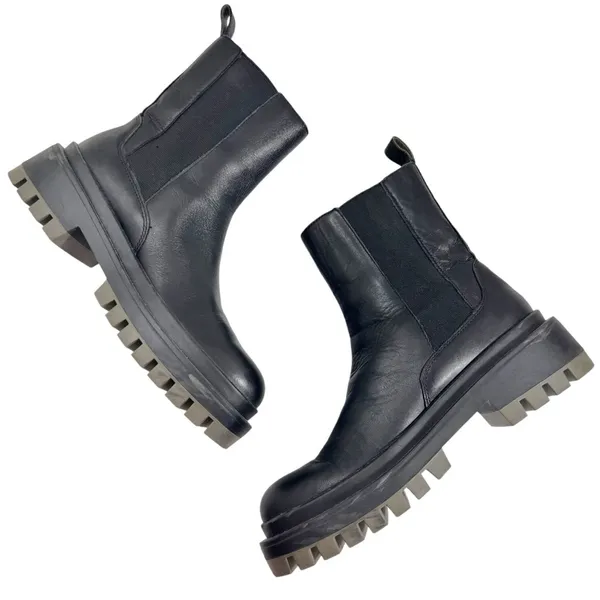 ZARA Chelsea Chunky Black Leather Ankle Boots - Image 4