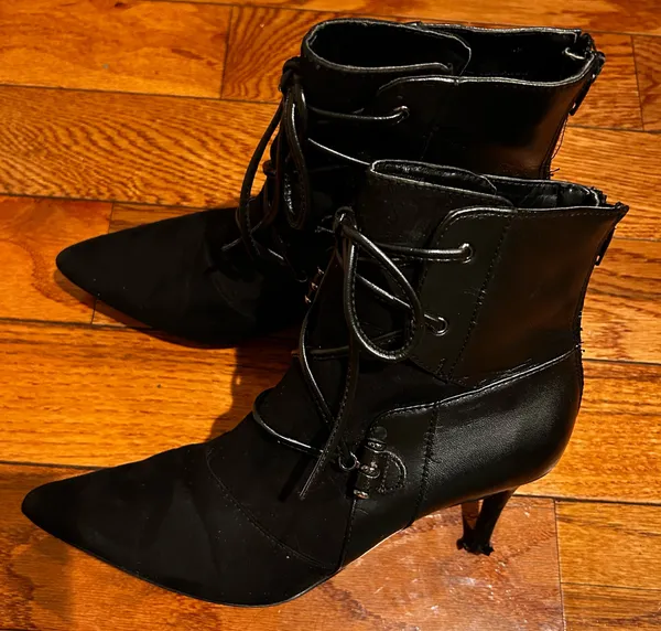 Nine West VTG Y2K Black suede/leather pointed toe with lace Ankle boots 7M - Image 7