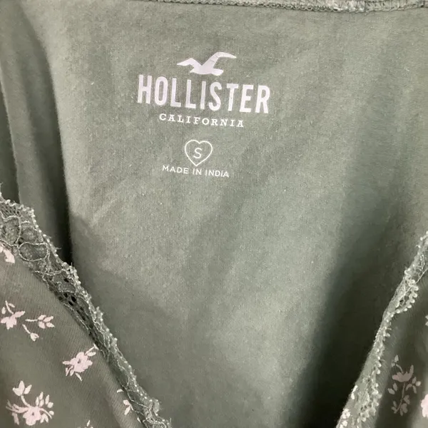 NWOT Hollister Green Floral Women's Tank - Image 2