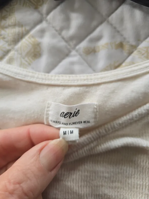 O aerie Cream Pullover Sweatshirt Medium - Image 4