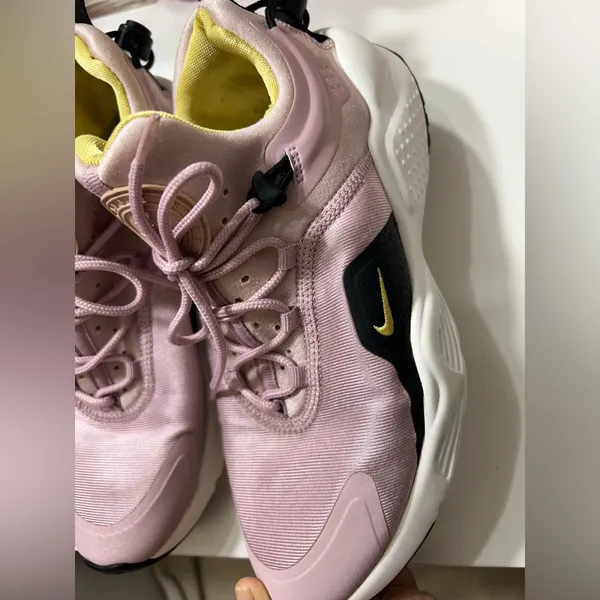 Nike Air Huarache City Move Plum Chalk Running Shoes AO3172-500 Women's Size 7 - Image 4