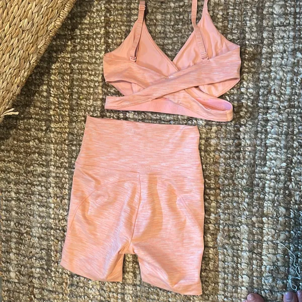 Outdoor Voices Coral Two Piece Sports Bra/Biker Short Combo Size Small - Image 11
