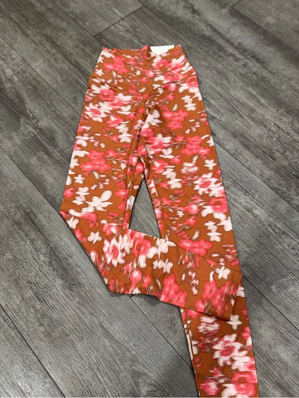 Aerie offline real me High-Waist Floral Print Leggings in Peach & White - Image 10