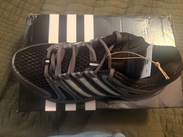 Adidas Adistar Controls Grey and Black Size 7.5Women - Image 5