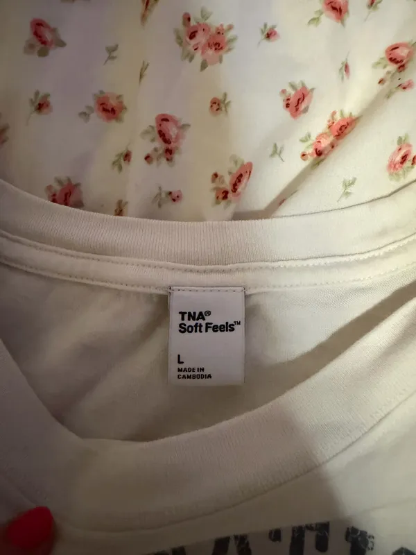 Aritzia Tee - Image 2
