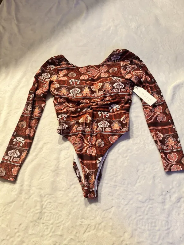 Phax Swim Women's Size Medium Twist Front Long Sleeve One Piece Warm Brown NEW - Image 2