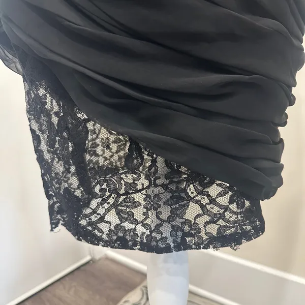 Victor Costa Vintage 1980s Black Ruched Strapless Lace Hem Gothic Cocktail‎ Sz 6 - Image 8