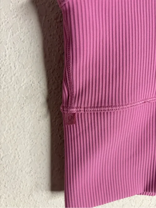 Lululemon power pivot ribbed tank size 4 - Image 3