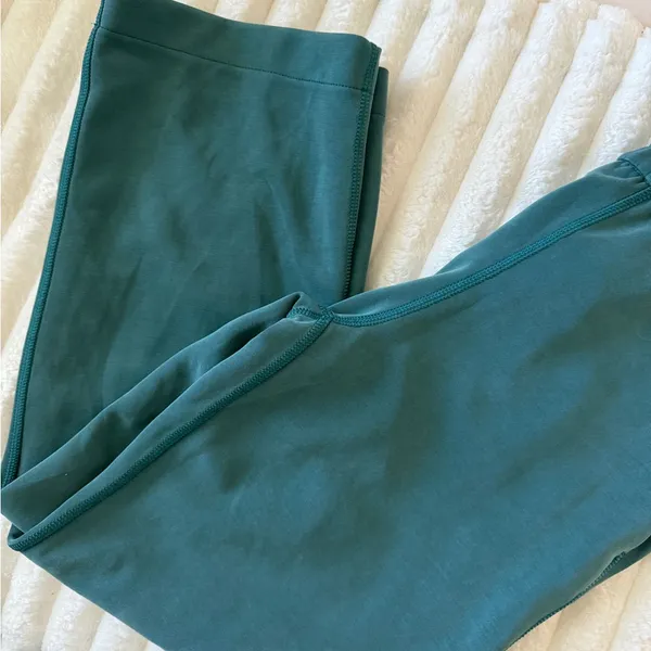 Lululemon Softstreme High-Rise Straight Leg Crop Storm Teal size 2 - Image 5