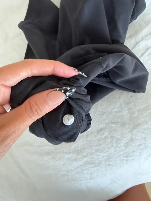 Lululemon Shorts Speed Up Black - Image 4