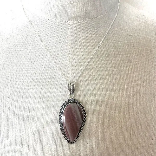 Silver tone and agate pendant necklace - Image 3