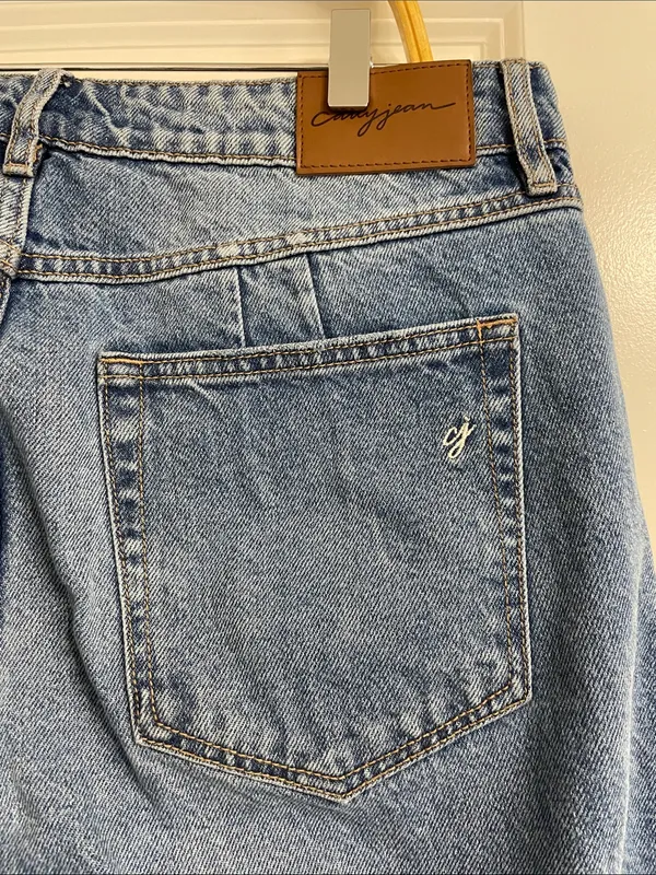 Carly Jean Los Angeles Finn Midrise Baggy Jean Raw Hem Size 9 - Image 4