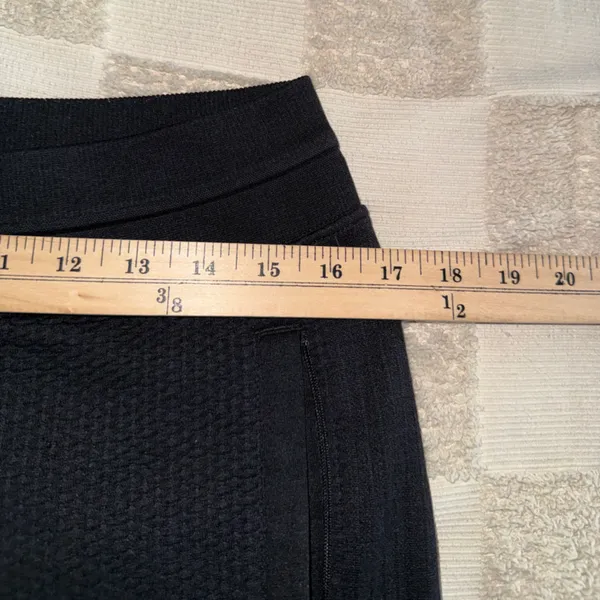 Lululemon Engineered Warmth Jogger
Black‎ / Black size 8 - Image 3