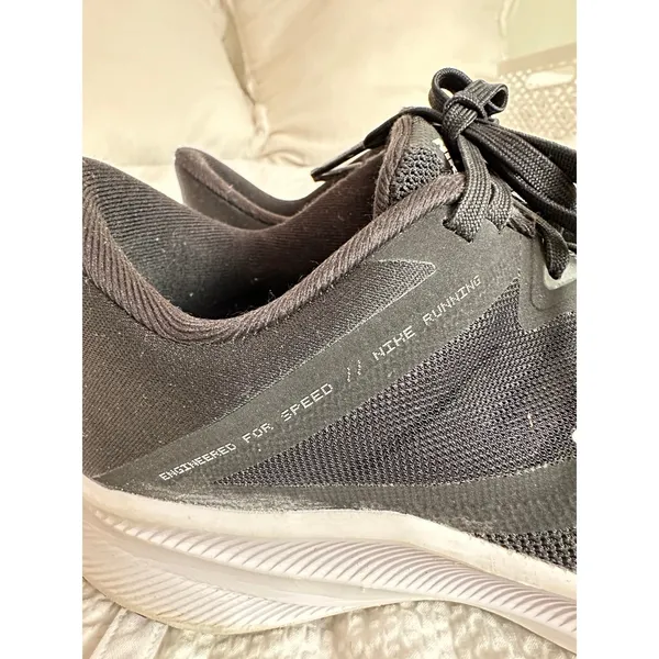 Nike quest running shoe women's 7 - Image 3