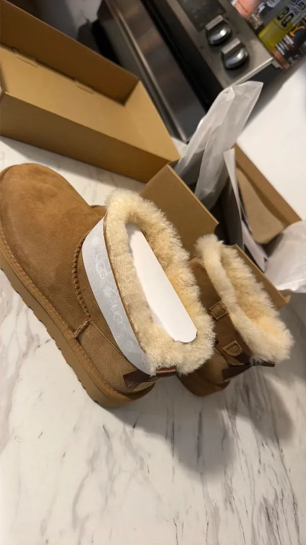 UGG Mini Bow Boots Bailey - Image 4