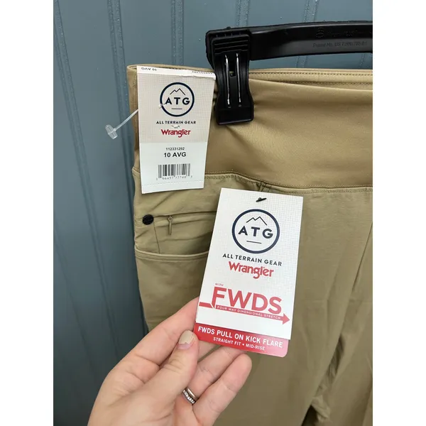 Wrangler ATG Womens 10 AVG Beige FWDS Pull On Kick‎ Flare Pants - Image 3