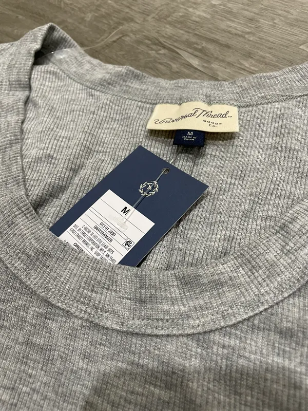 Gray Long Sleeve Crop Top - Image 3