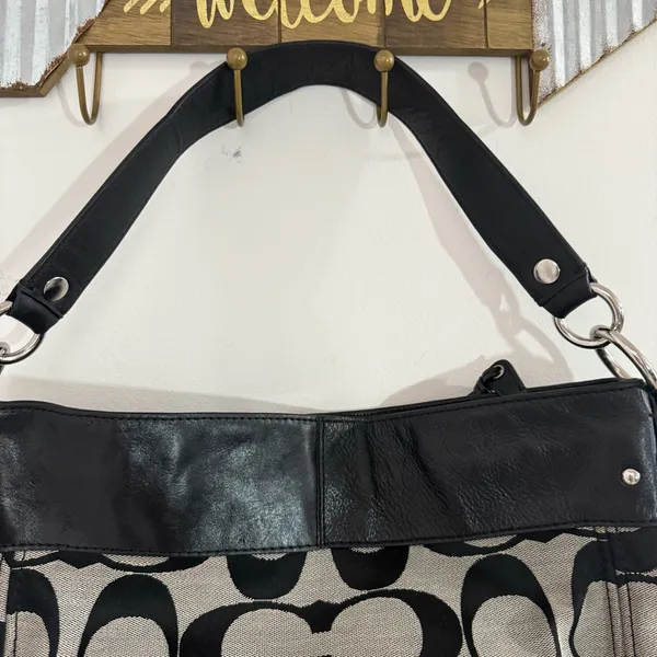 Coach Black and Cream Signature Shoulder Bag - Image 15