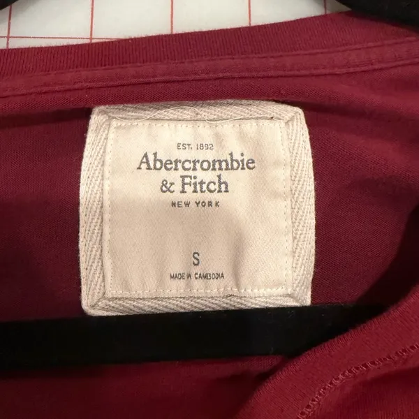 Abercrombie & Fitch Red T-Shirt - Image 4