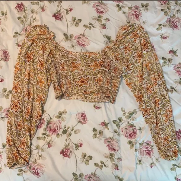 Urban Outfitters Floral Puff Sleeve Peasant Boho Crop Top Size Small - Image 3