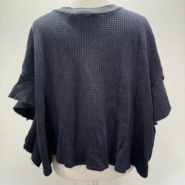 BUCKETLIST Navy Blue Waffle Knit Raw Edge Flutter Sleeve Slouchy Cropped Top NEW - Image 8
