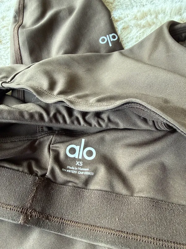 Alo Yoga Set - Image 3