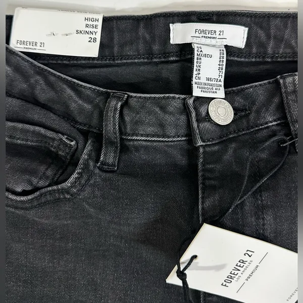 Forever 21 Distressed Knee High Rise Skinny Jeans Black Size 28‎ NWT - Image 9