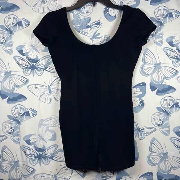 Edikted Black bodysuit SZ:S - Image 3