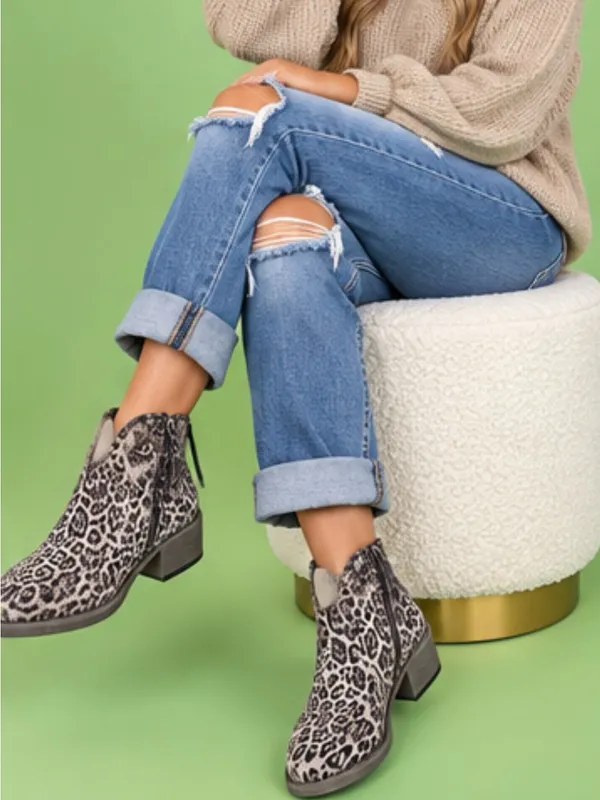 Very G Divine Leopard Print Ankle Booties LIGHT Taupe Women’s Size 9.5 NIB - Image 4