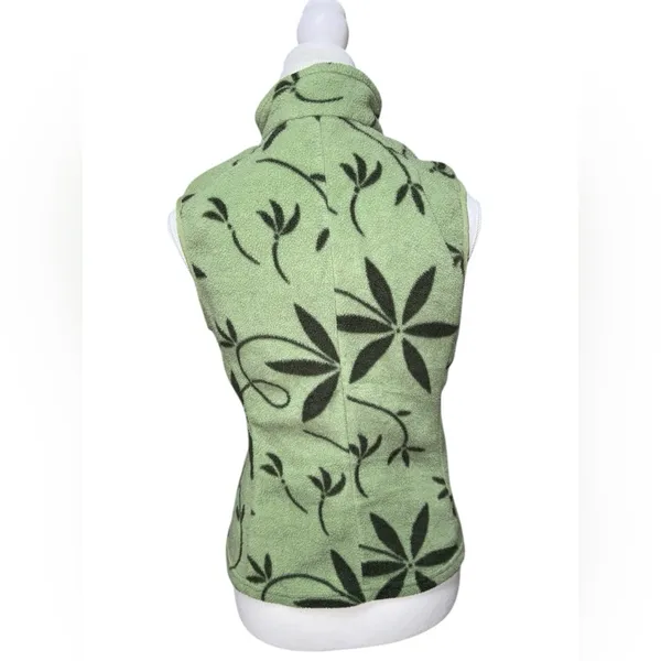 Patagonia Women’s Synchilla Fleece Vest Green Floral Print - Image 4