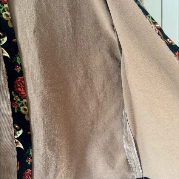 Floral Trim Tan Cardigan - Image 6