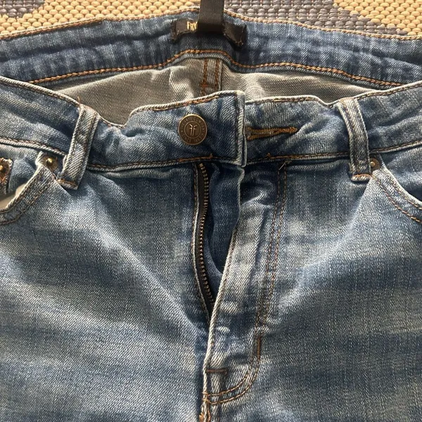 Women's Frye straight leg jeans - Image 4