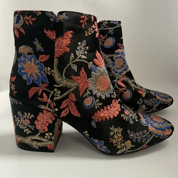 Target Women's Colorful Embroidered Floral Ankle Zip Bootie Boots Size 10 - Image 5