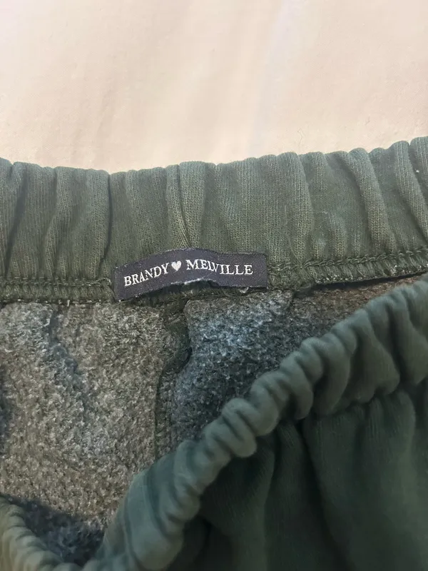 Brandy Melville Rosa Sweatpants Green Dark John Galt - Image 3