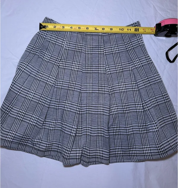 Altar’d State Pleated Mini Plaid Skirt Size Small NWOT - Image 4