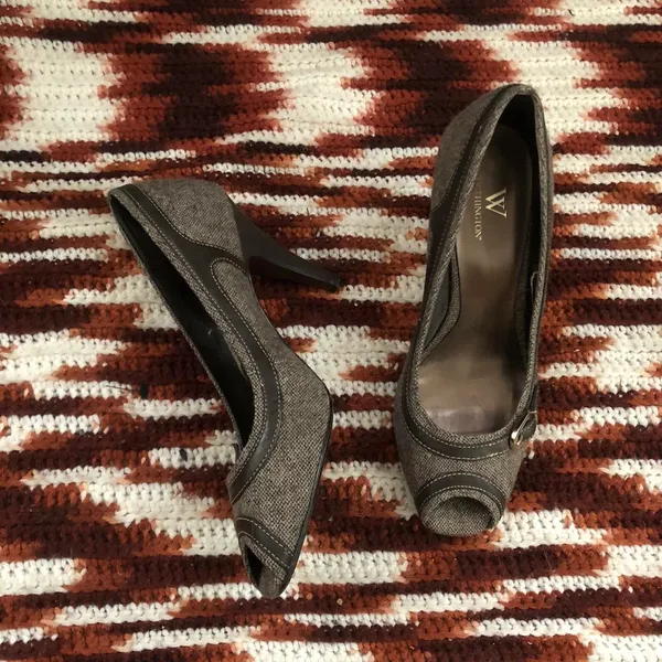 Worthington Office Siren Core Brown Plaid Hereingbone open peep toe heels pumps buckle -7M Great condition - Image 3